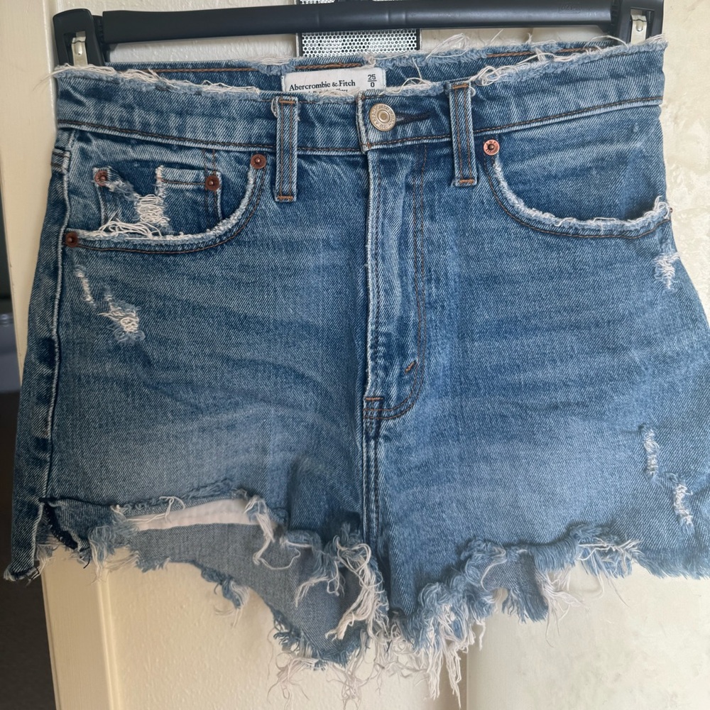ABERCROMBIE high rise shorts.